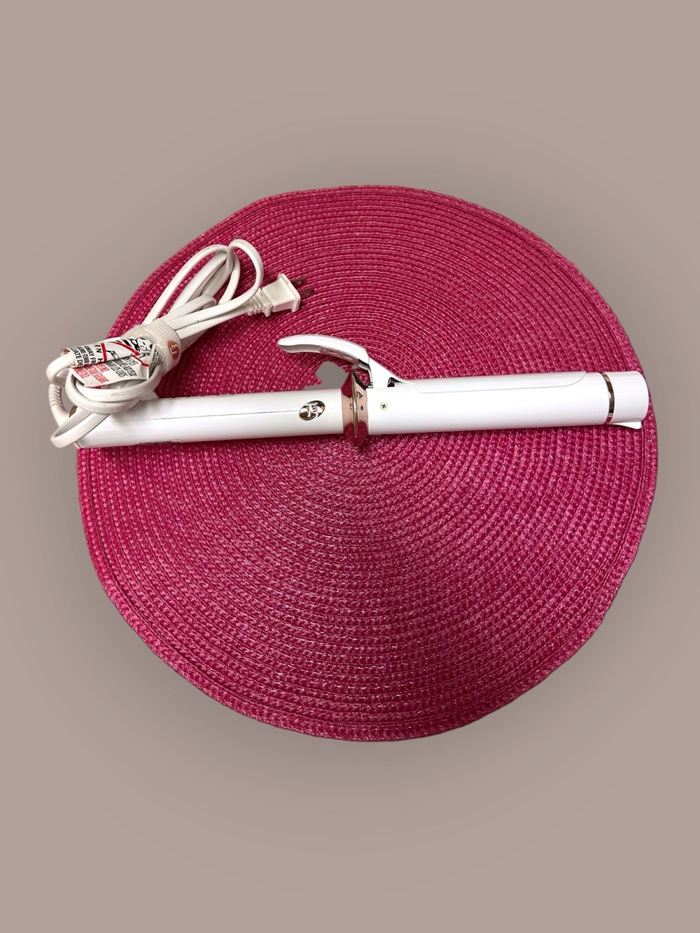 T3 SinglePass Curl 1.25” Professional Ceramic Curling Iron White Rose Gold